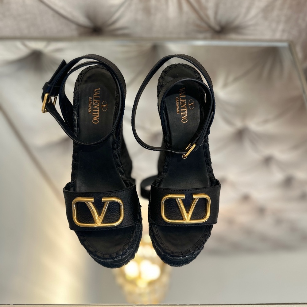 Valentino Garavani black scrappy sandal wedges with a gold V! - Picture 2 of 7